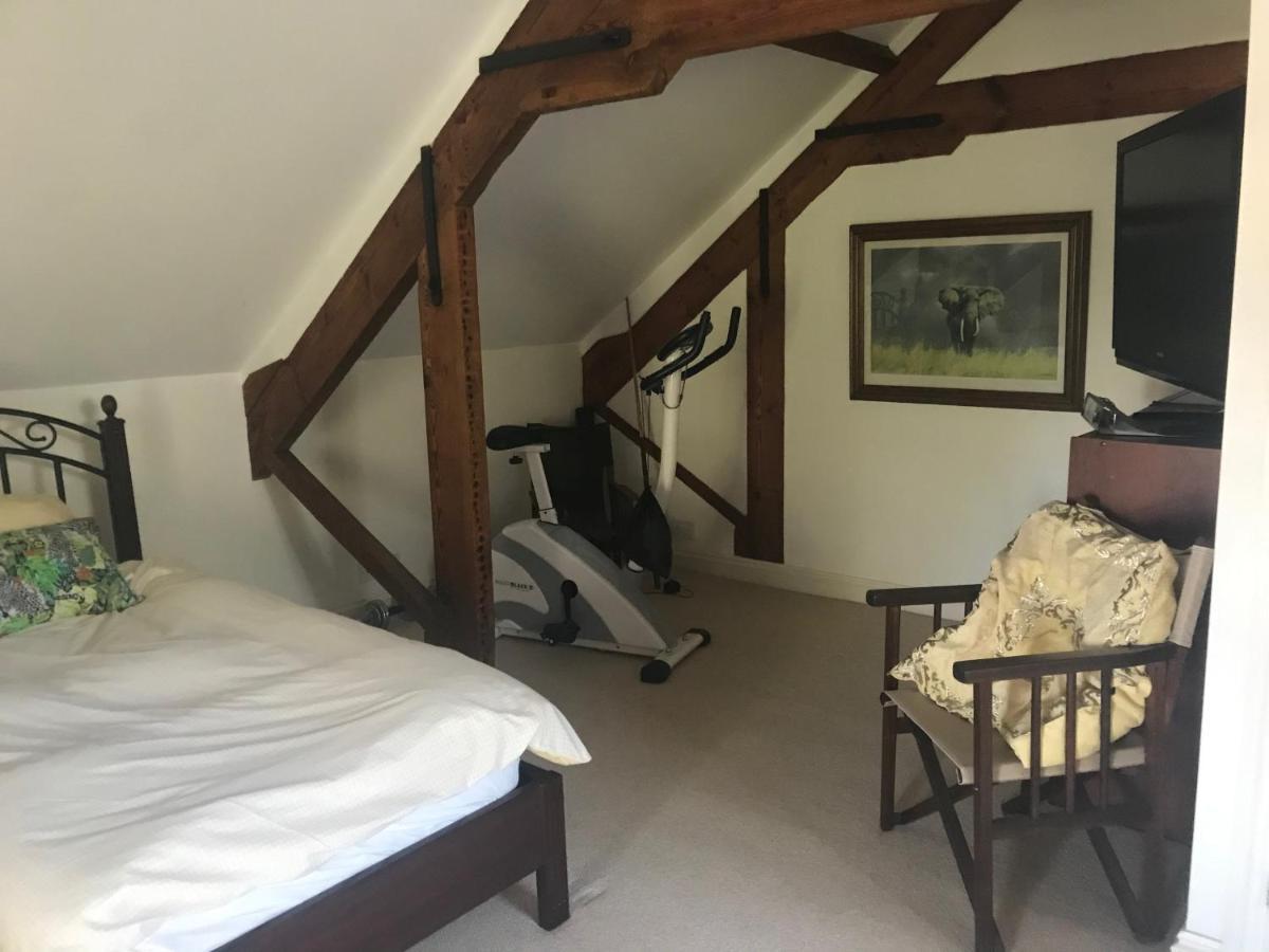 Bed and Breakfast St Michaels House Кредитон Экстерьер фото